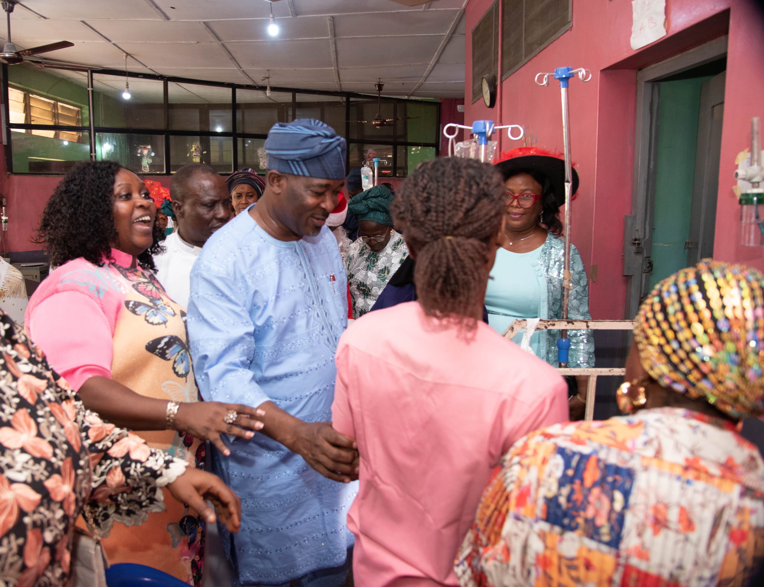 CMD Celebrates Christmas with Patients on Admission
