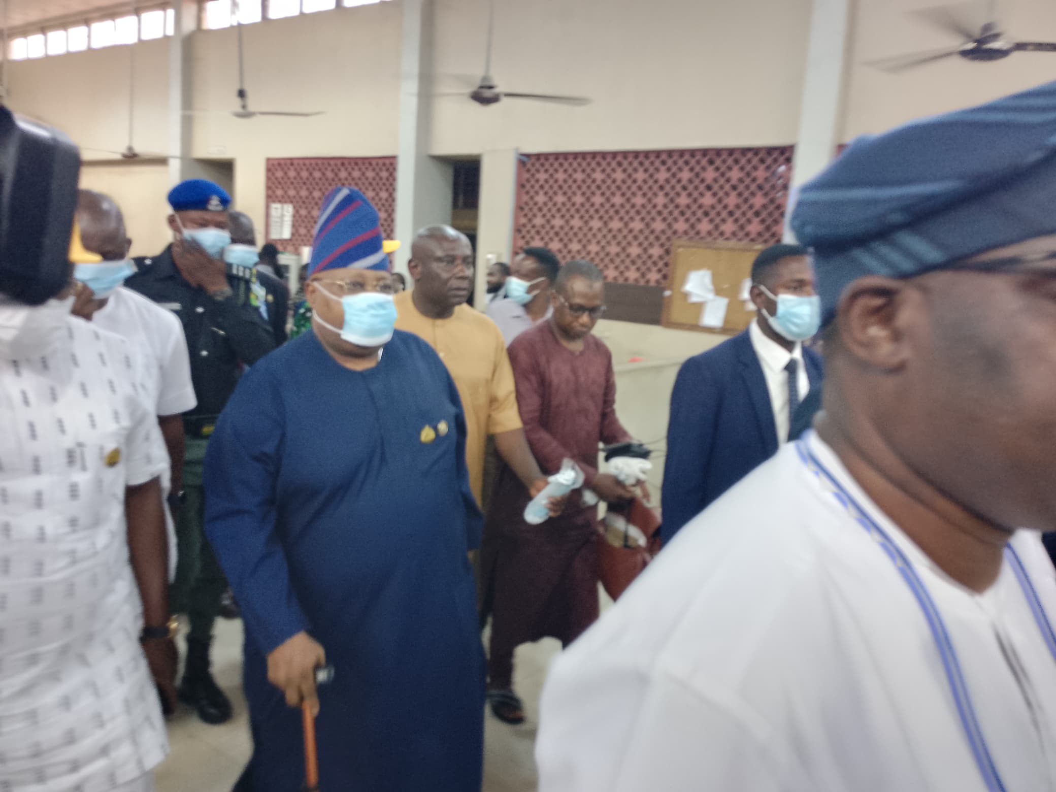 GOV. ADELEKE VISITS GUNSHOT VICTIMS AT UNIOSUN TEACHING HOSPITAL, OSOGBO: CONDEMN THE ACT OF LAWLESSNESS